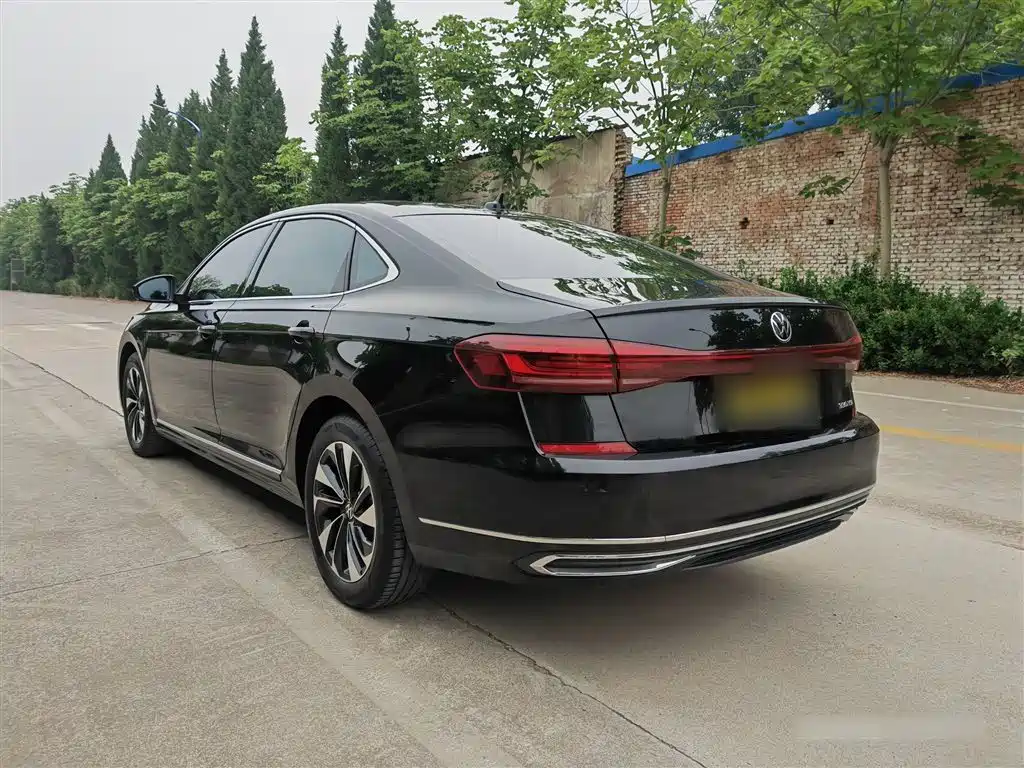 Volkswagen Passat 2023 — фото 10