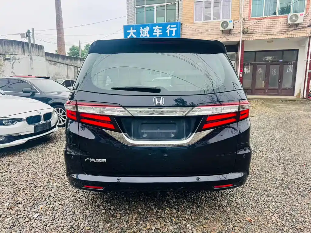 Honda Odyssey 2017 — фото 10