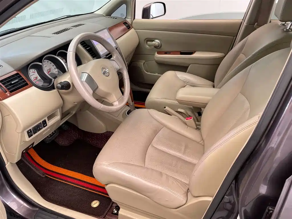 Nissan Tiida 2008