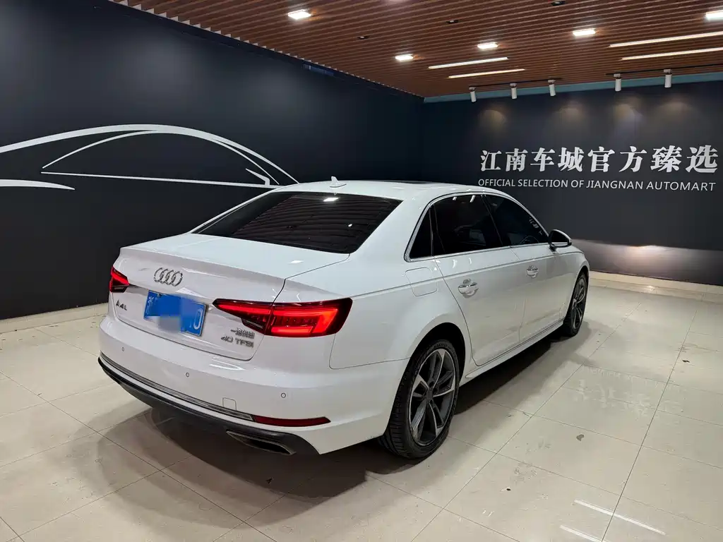 Audi A4L 2019