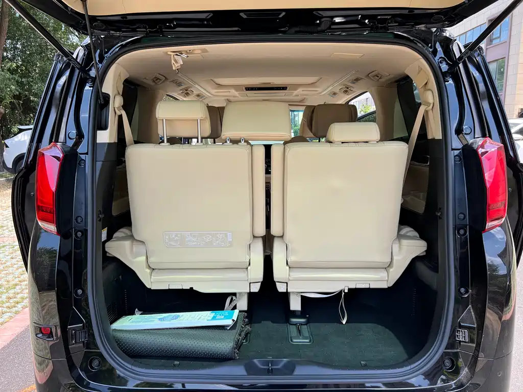 Toyota Alphard 2021 — фото 11