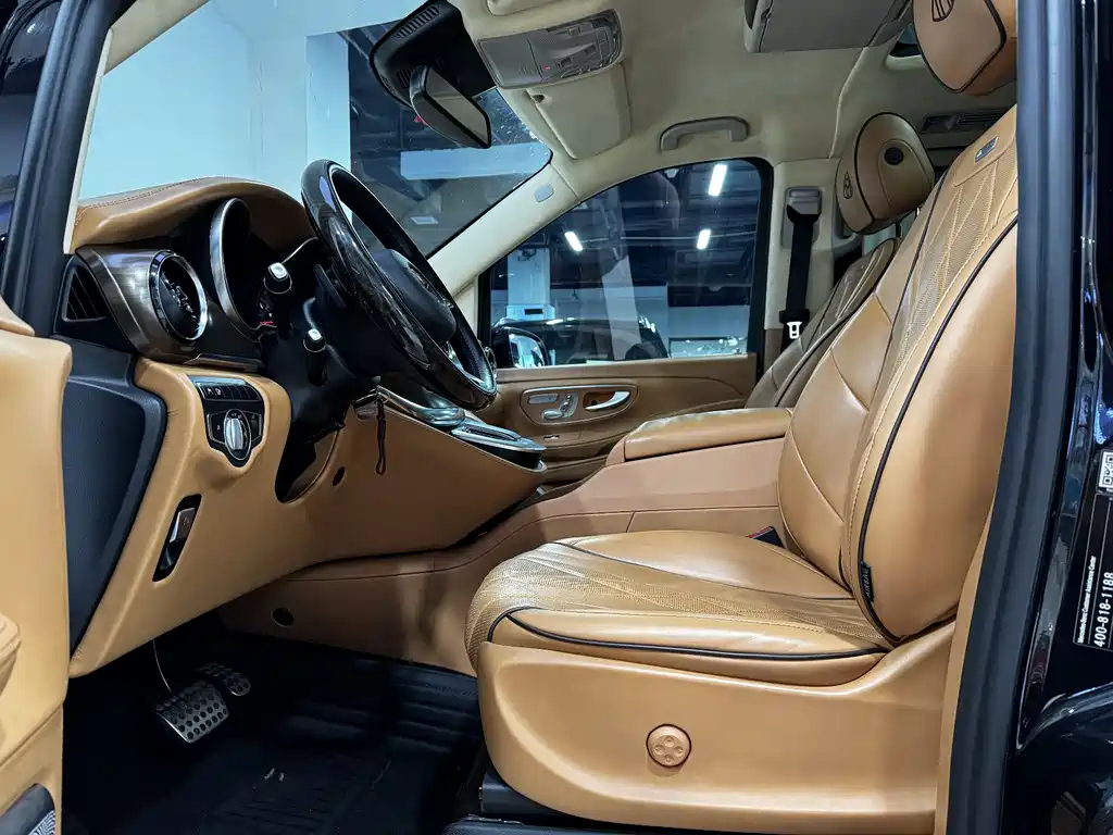 Mercedes-Benz V-Class 2021 — фото 10