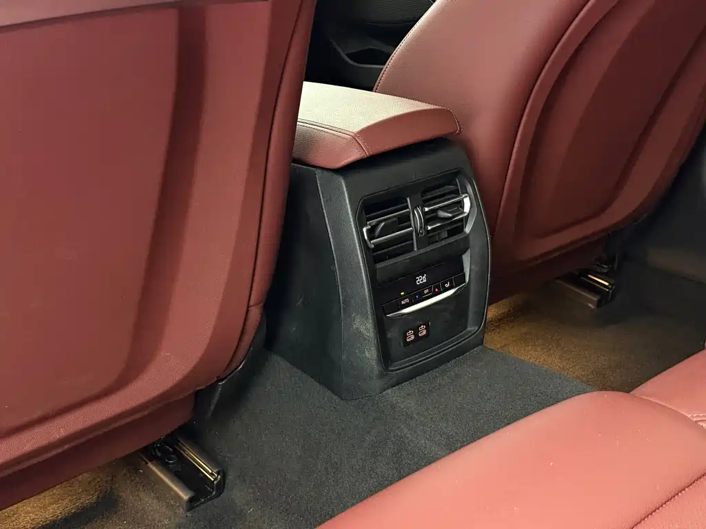 BMW 3 Series 2023 — фото 15
