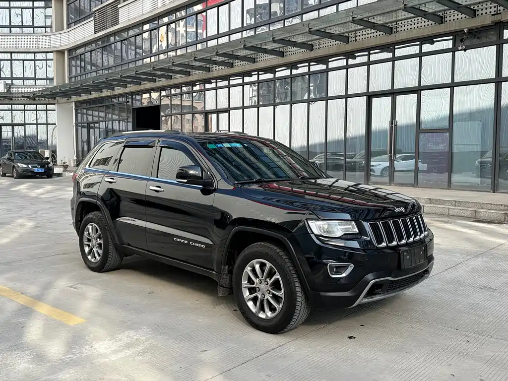 Jeep Grand Cherokee 2015 — фото 3