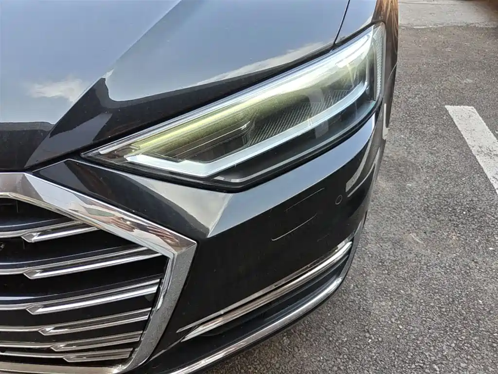 Audi A8 2018 — фото 24