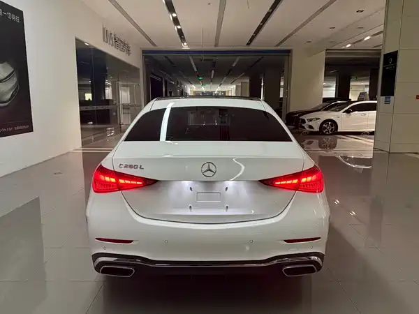 Mercedes-Benz C-Class 2024