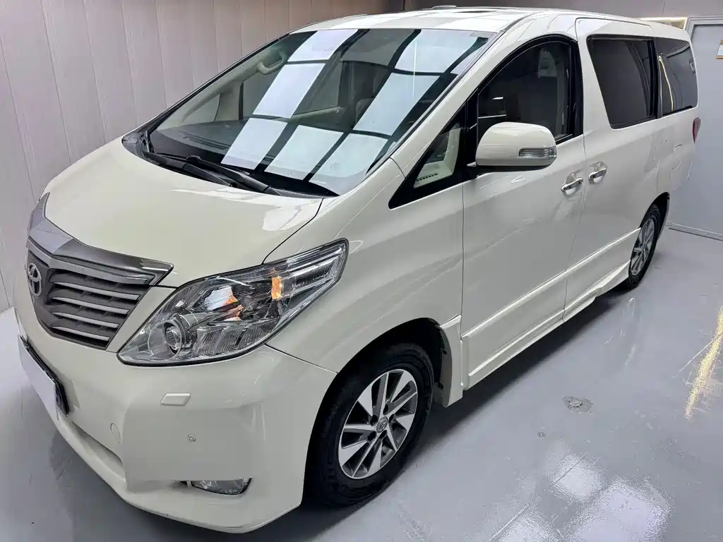 Toyota Alphard 2010