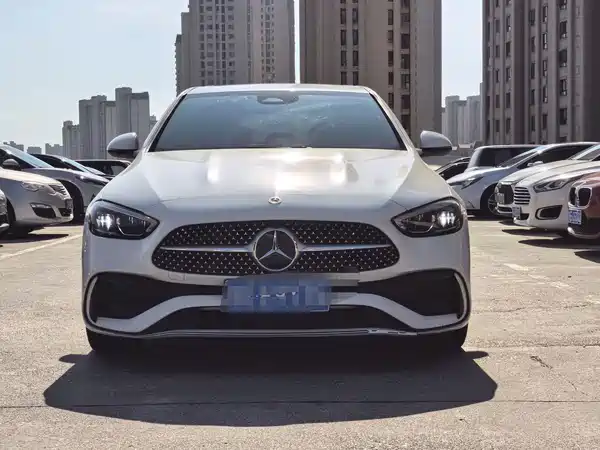 Mercedes-Benz C-Class 2024