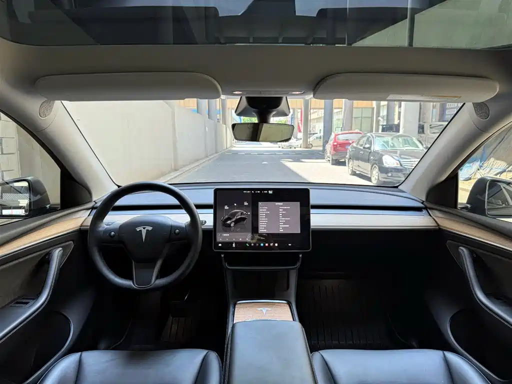 Tesla Model Y 2022 — фото 11