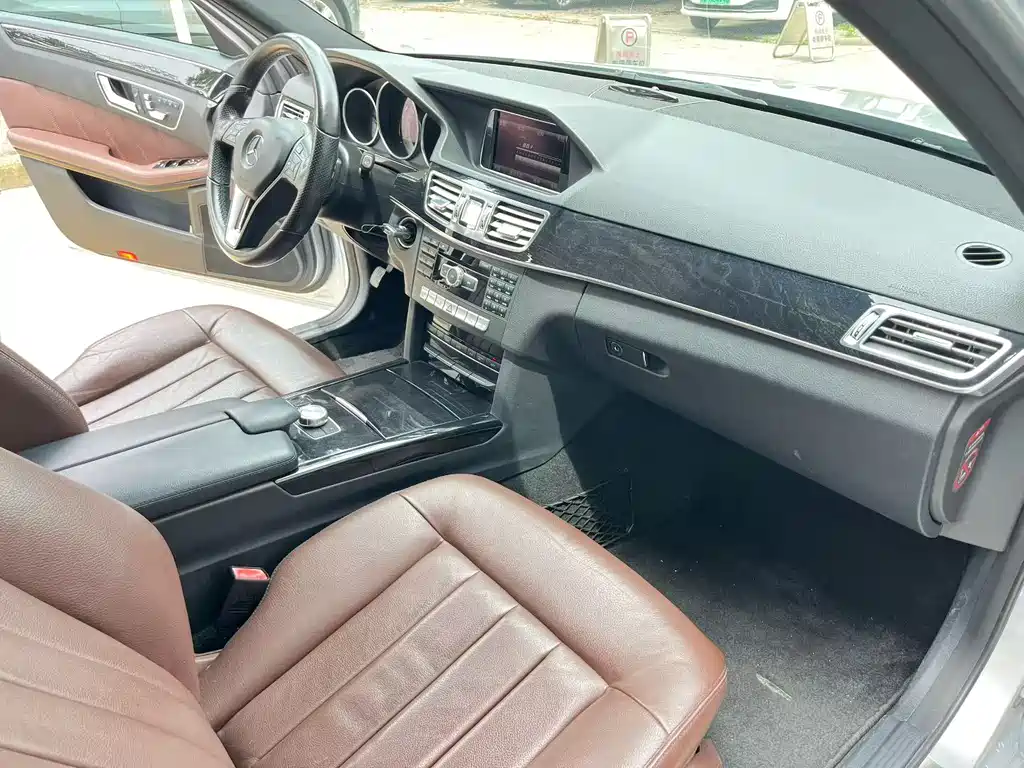 Mercedes-Benz E-Class 2013 — фото 11