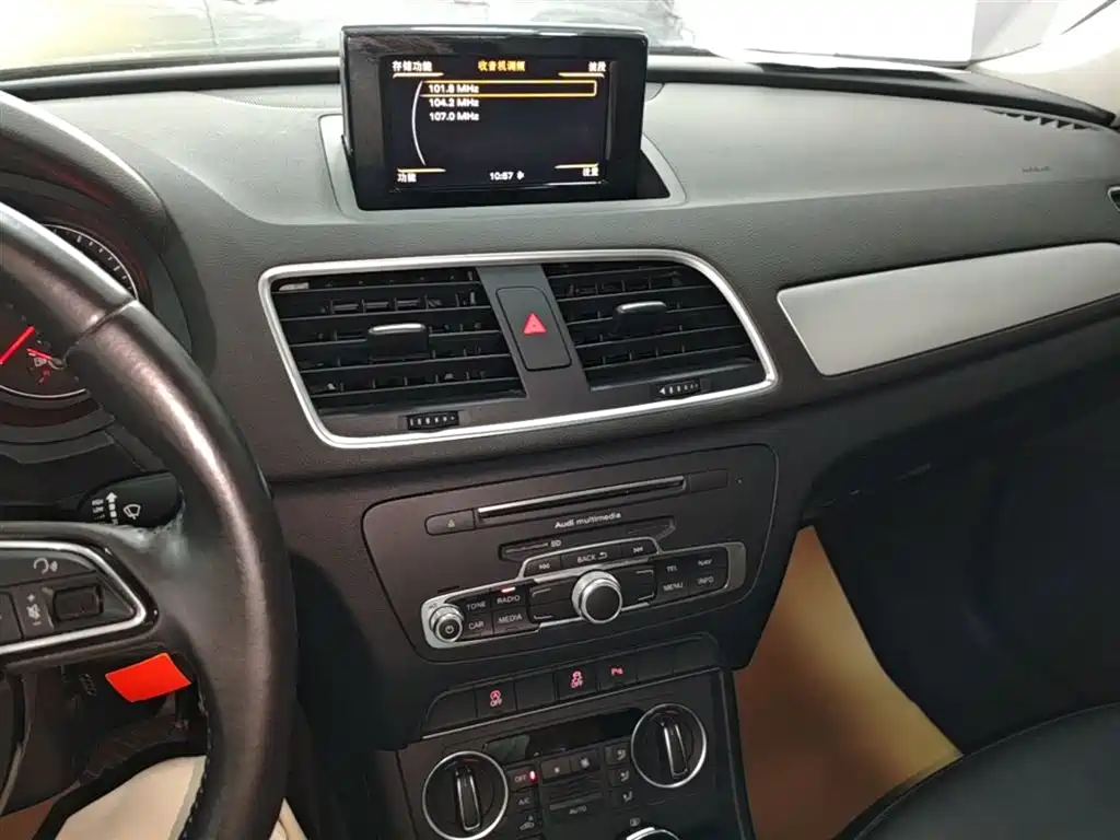 Audi Q3 2017 — фото 13