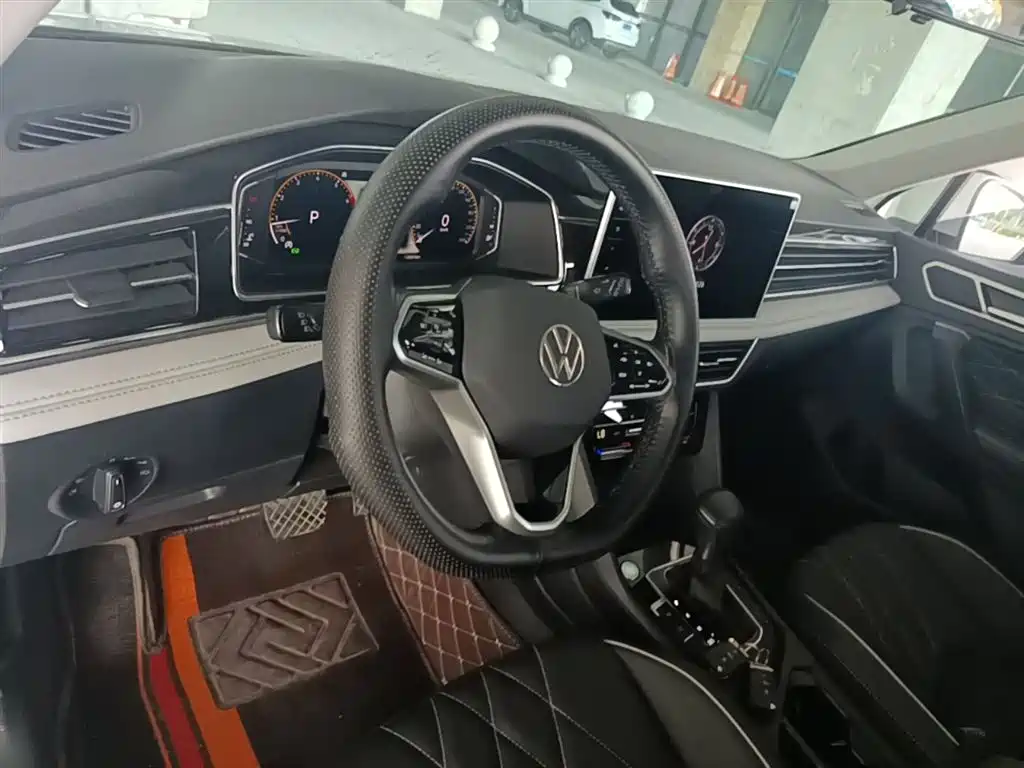 Volkswagen Tiguan L 2023 — фото 11
