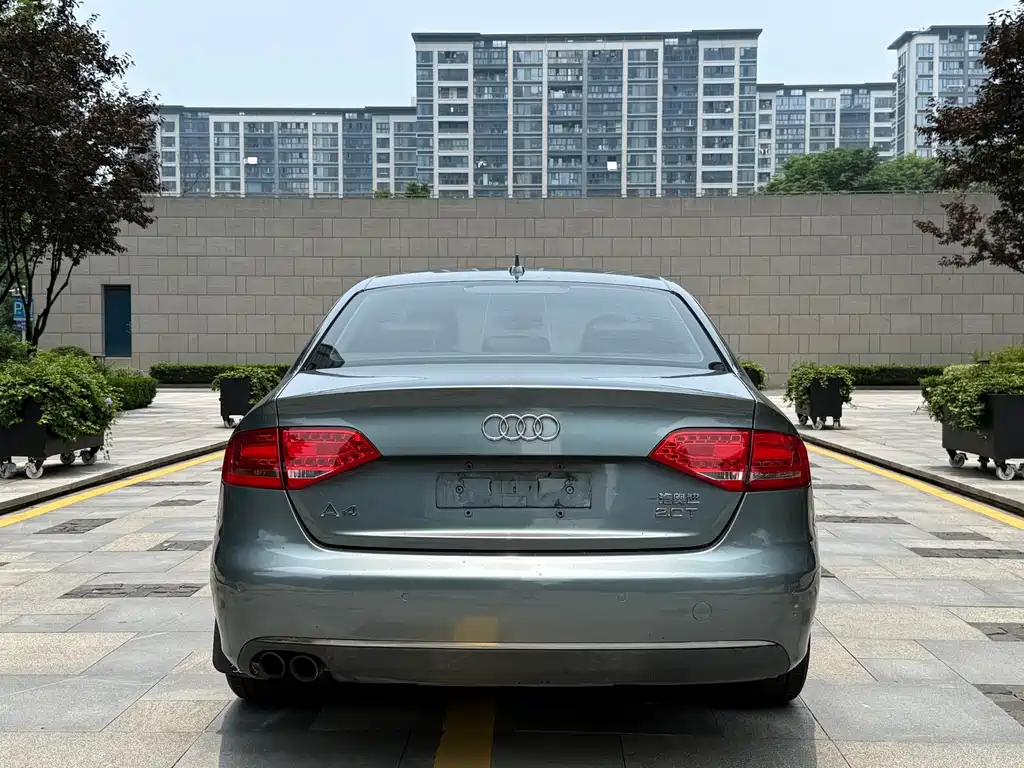 Audi A4L 2011