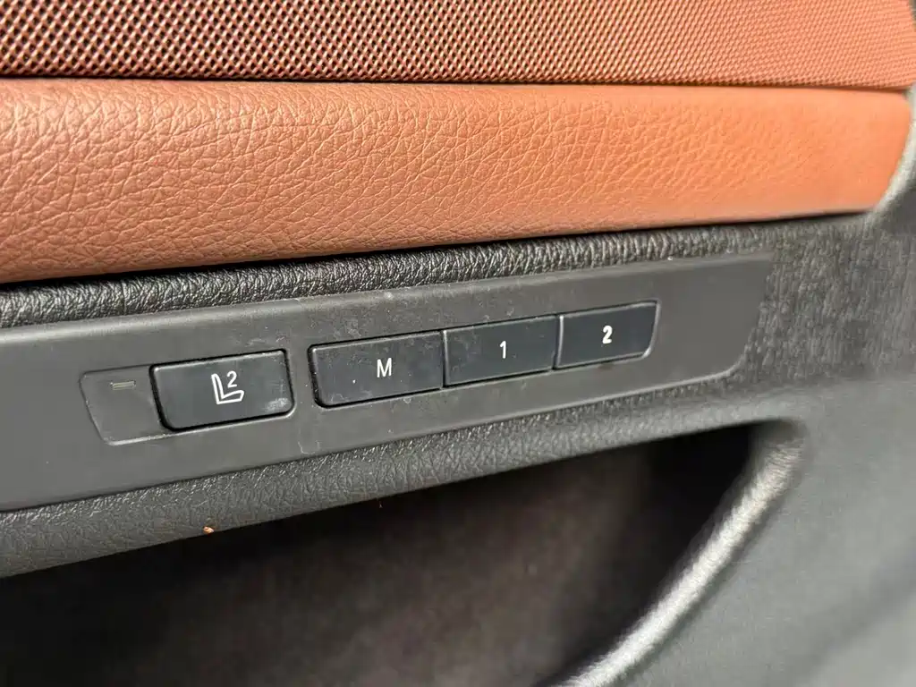BMW 5 Series 2015 — фото 17