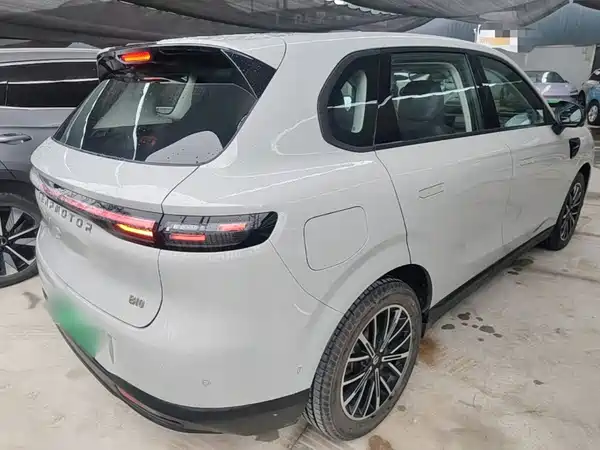 Leapmotor B10 2025