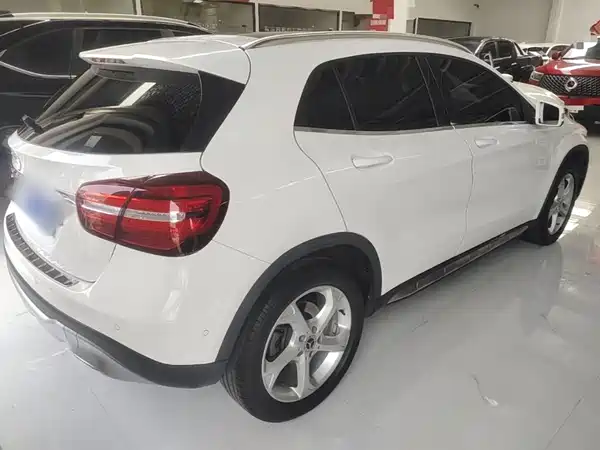 Mercedes-Benz GLA 2017
