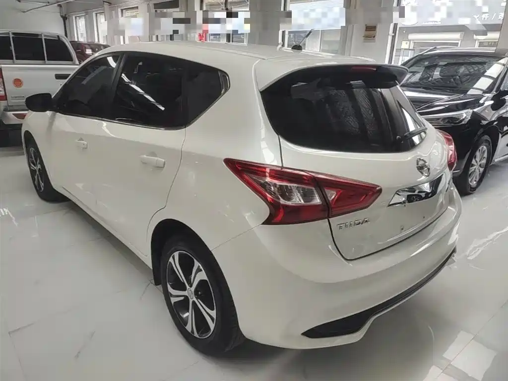 Nissan Tiida 2018 — фото 5