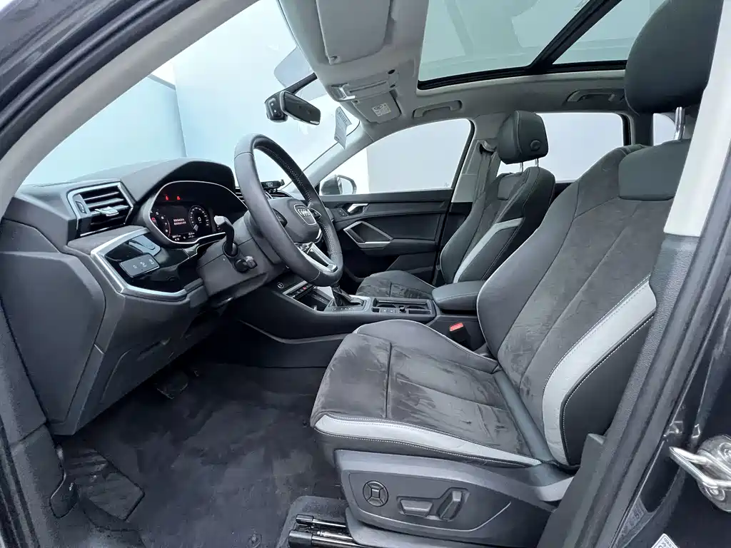 Audi Q3 2022 — фото 23