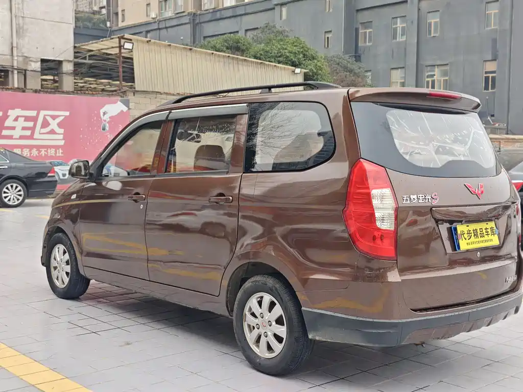 Wuling Hongguang 2018 — фото 22