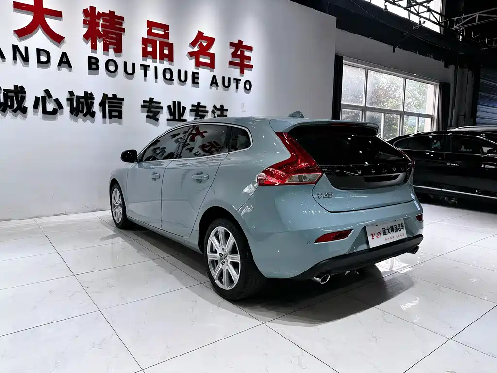 Volvo V40 2018 — фото 16