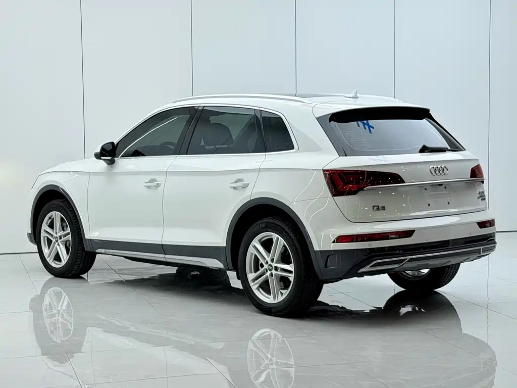 Audi Q5L 2024 — фото 13