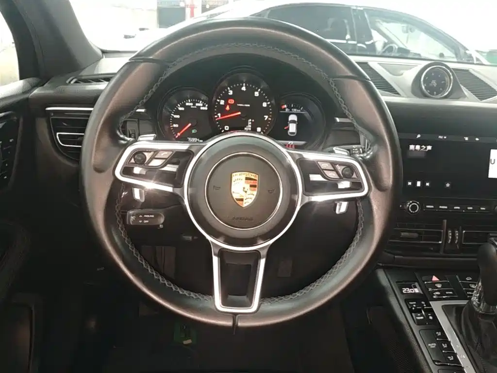 Porsche Macan 2021 — фото 11