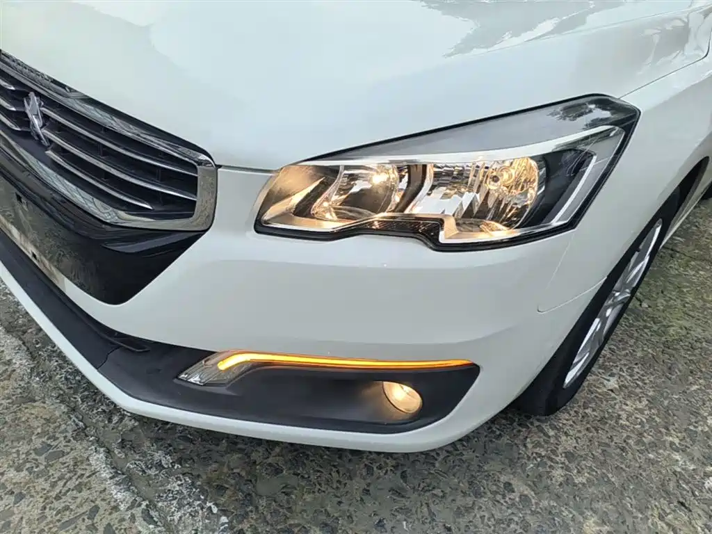 Peugeot 508 2016 — фото 23