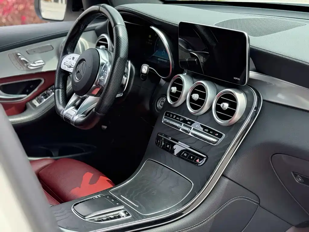 Mercedes-Benz GLC AMG 2021 — фото 16