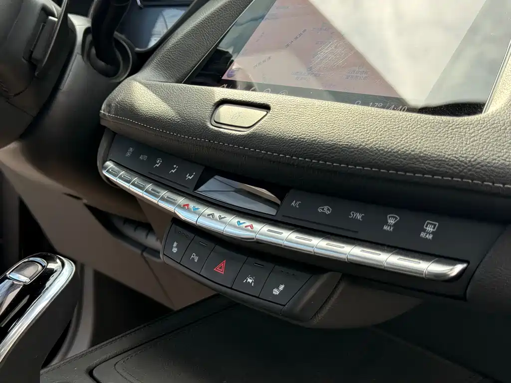 Cadillac XT4 2022 — фото 10