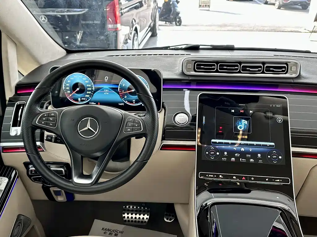 Mercedes-Benz V-Class 2022 — фото 7
