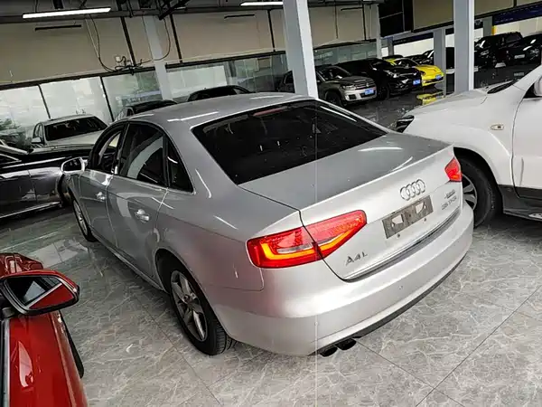 Audi A4L 2014