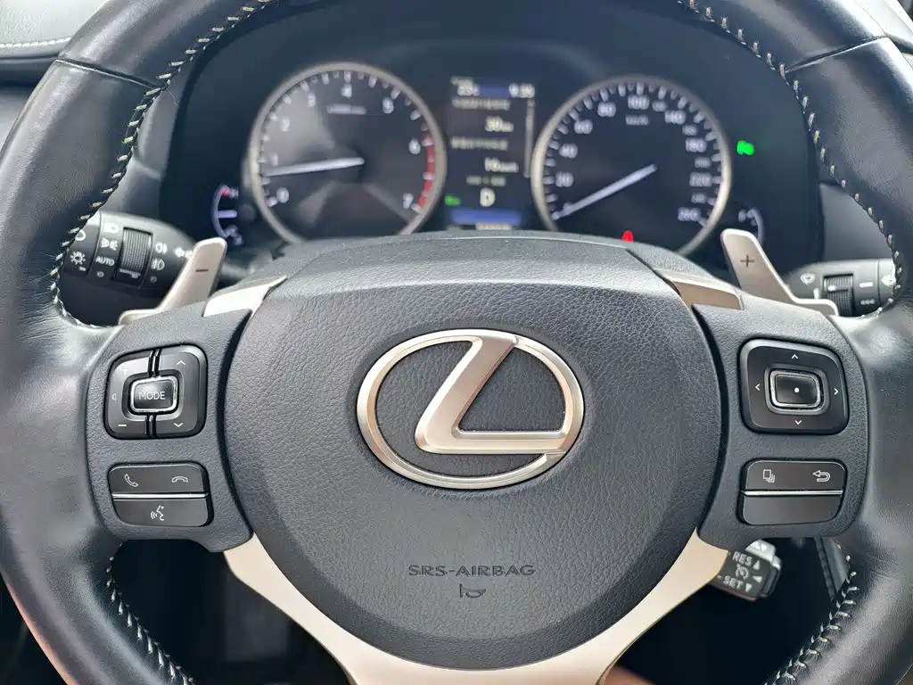 Lexus NX 2018 — фото 23