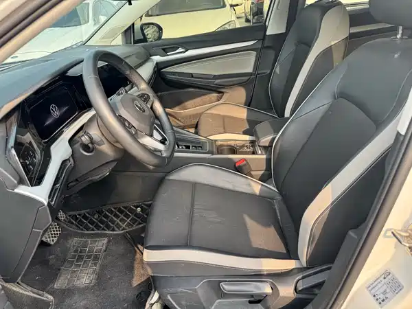 Volkswagen Golf 2021
