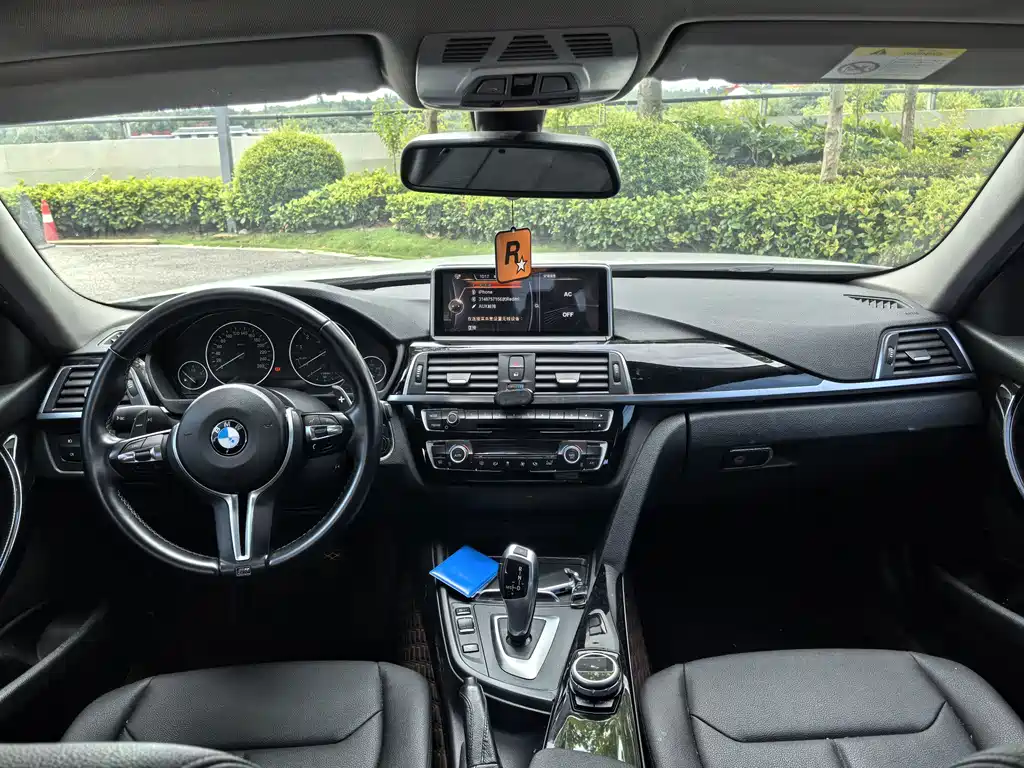 BMW 3 Series 2017 — фото 9