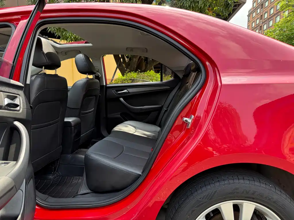 Roewe 360 2016