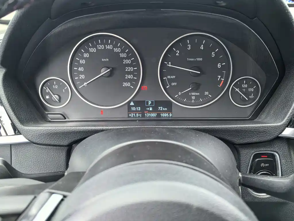 BMW 3 Series 2017 — фото 11