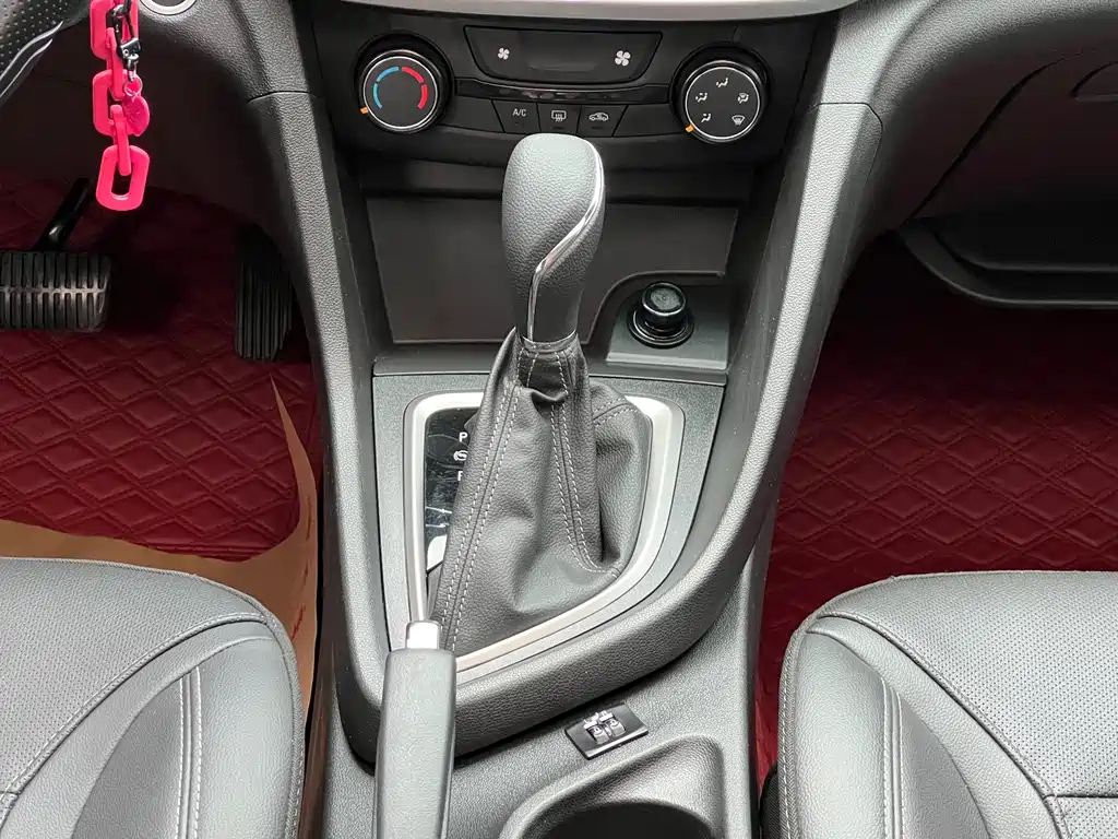Buick Excelle 2022 — фото 15