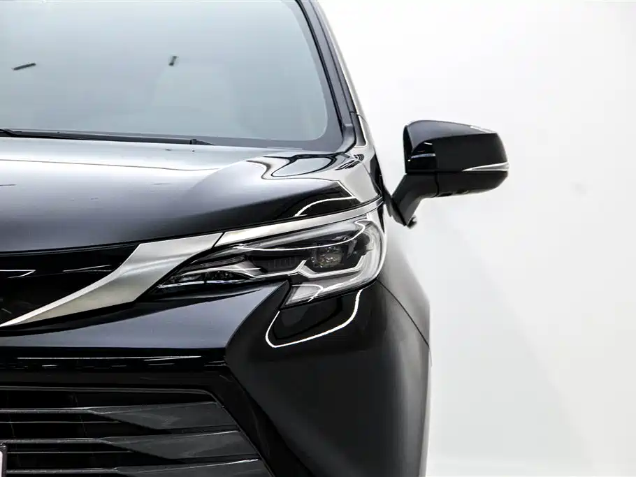 Toyota Sienna 2024 — фото 9
