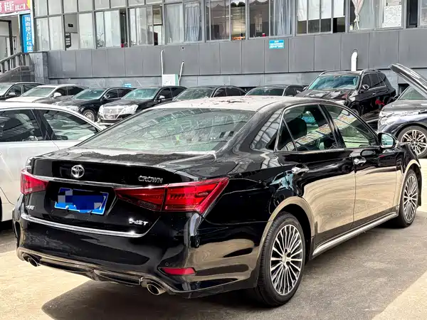 Toyota Crown 2019
