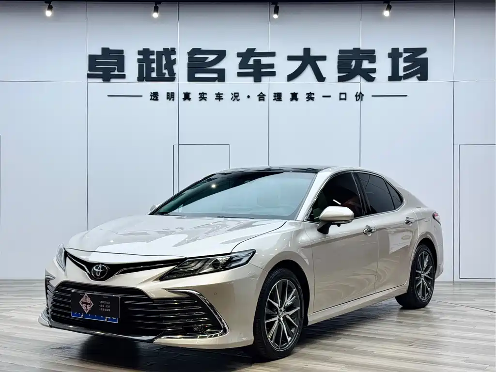 Toyota Camry 2021 — фото 3
