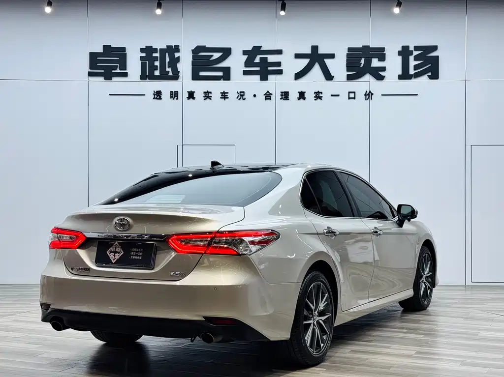 Toyota Camry 2021 — фото 7