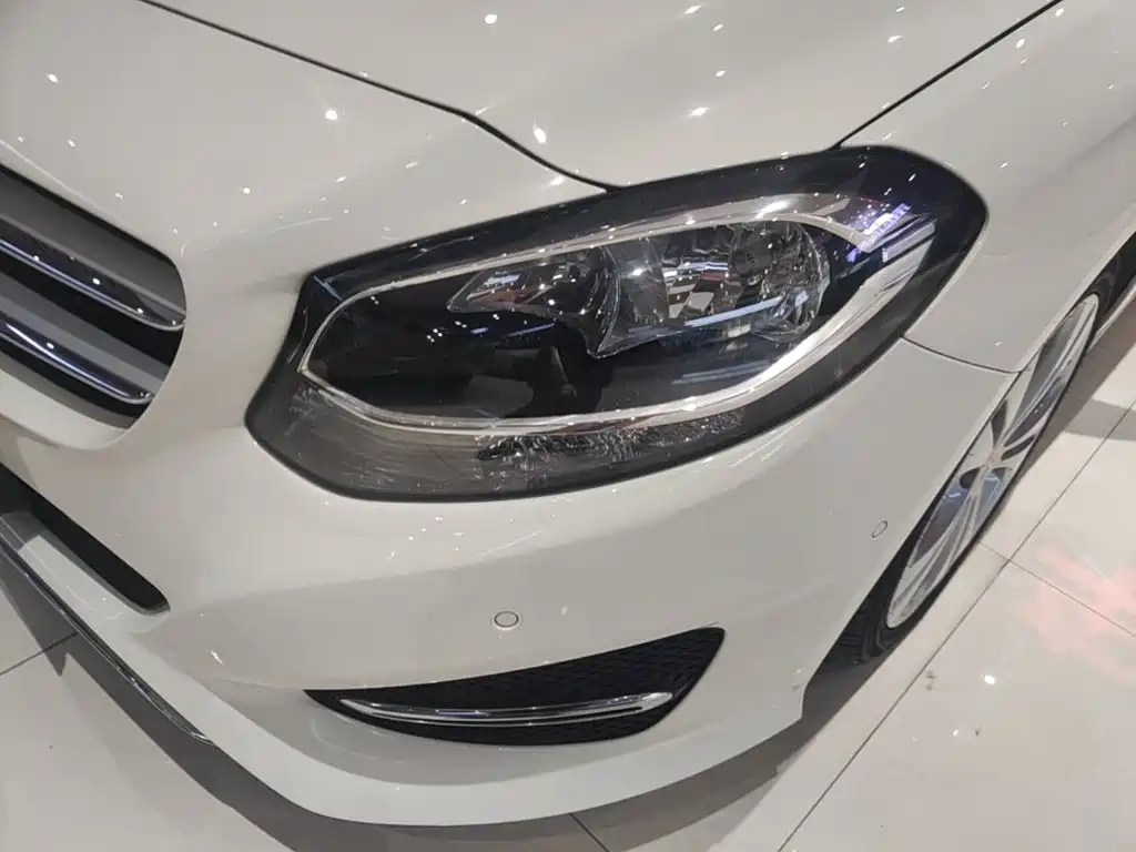 Mercedes-Benz B-Class 2018 — фото 18