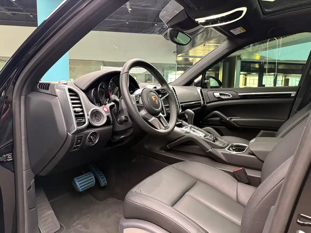 Porsche Cayenne 2015 — фото 11