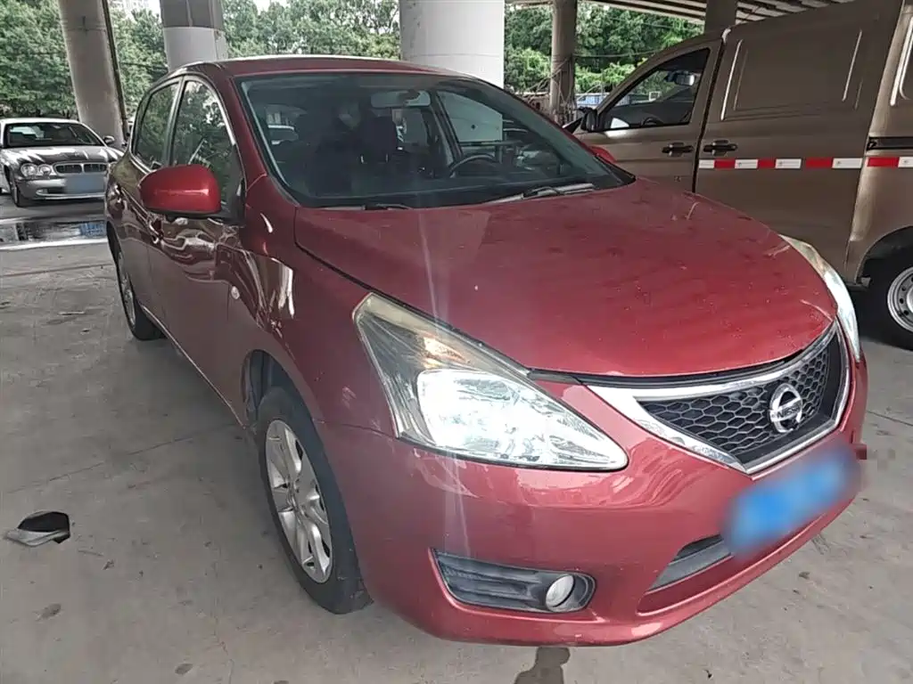Nissan Tiida 2016 — фото 4