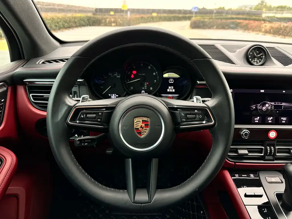 Porsche Macan 2024 — фото 15