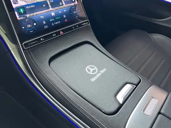 Mercedes-Benz C-Class 2024