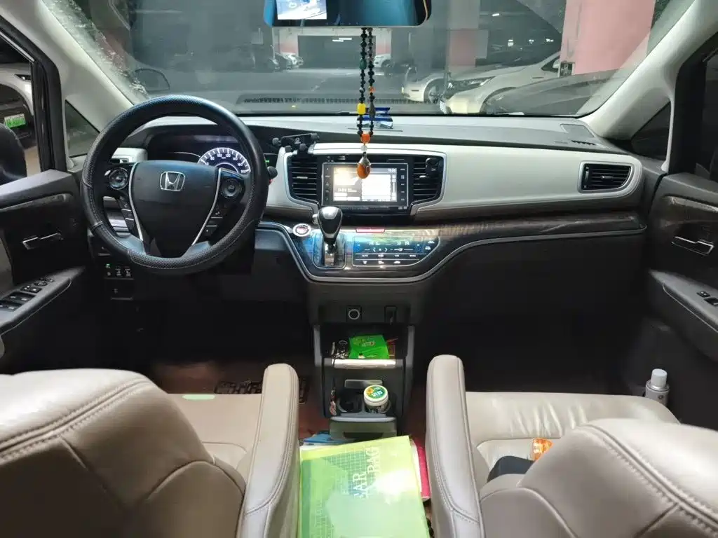 Honda Odyssey 2015 — фото 13