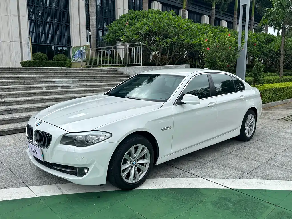 BMW 5 Series 2013 — фото 1