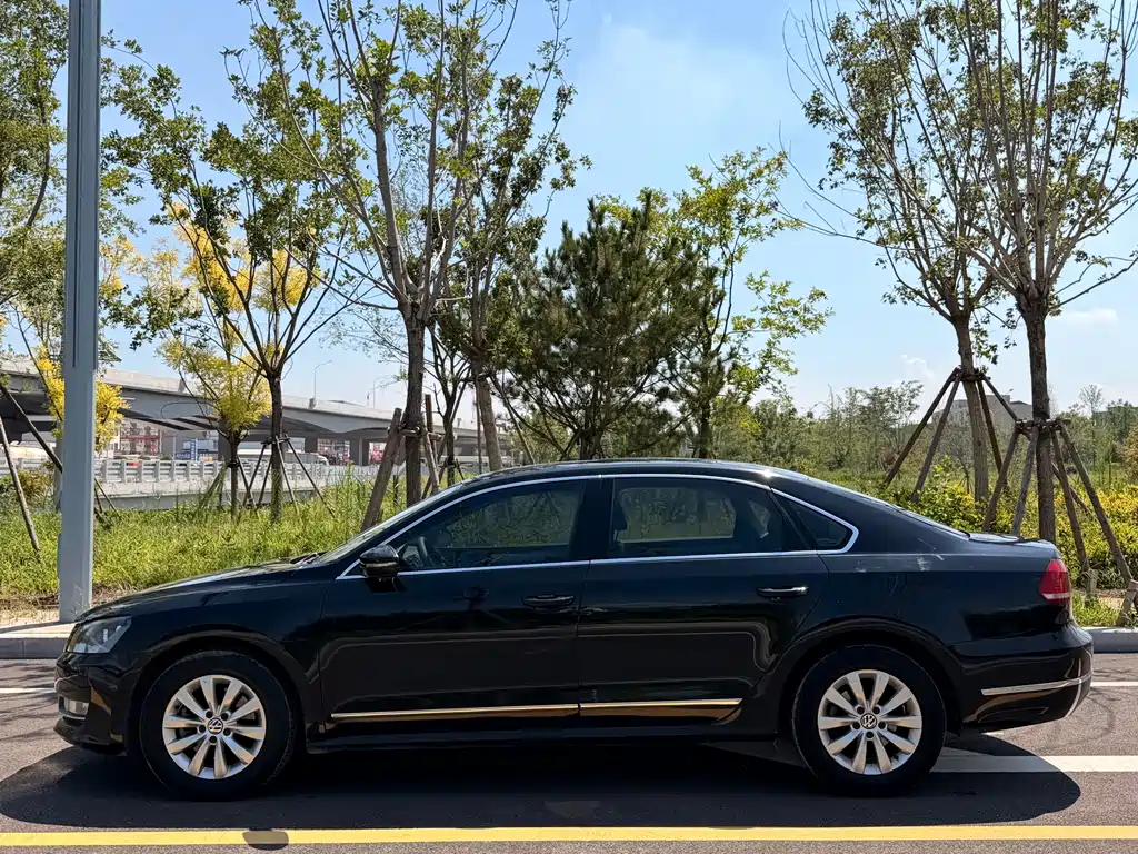 Volkswagen Passat 2014 — фото 8