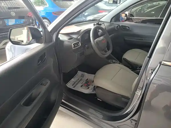 Wuling Hongguang New Energy 2025